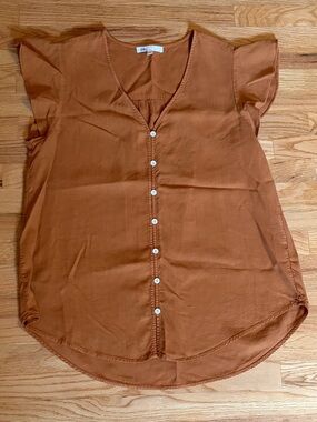 Button-Front V-Neck Flutter Sleeve Top — Rust